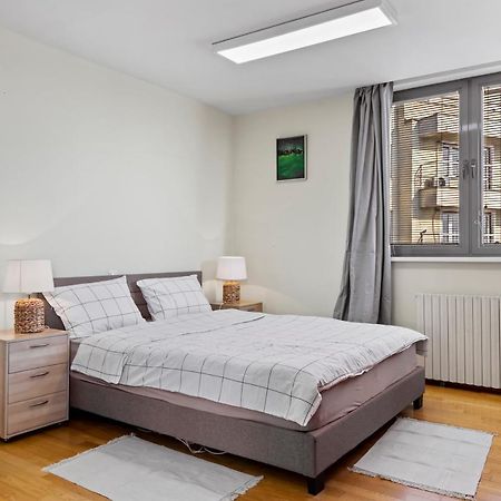 125 Sqm Family Friendly With Kids Room Bukarest Exterior foto