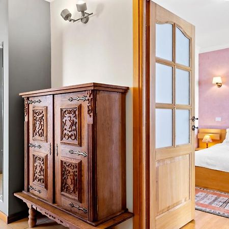 125 Sqm Family Friendly With Kids Room Bukarest Exterior foto