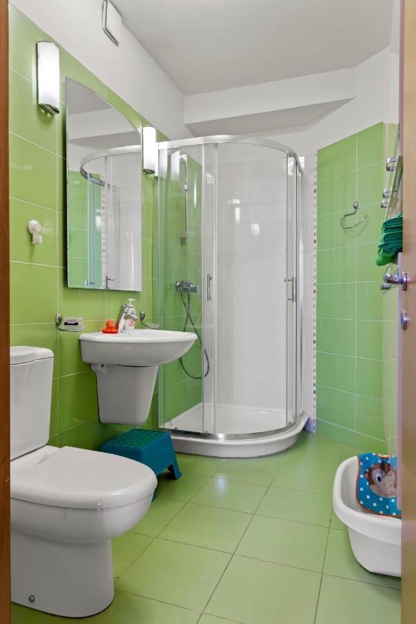 125 Sqm Family Friendly With Kids Room Bukarest Exterior foto