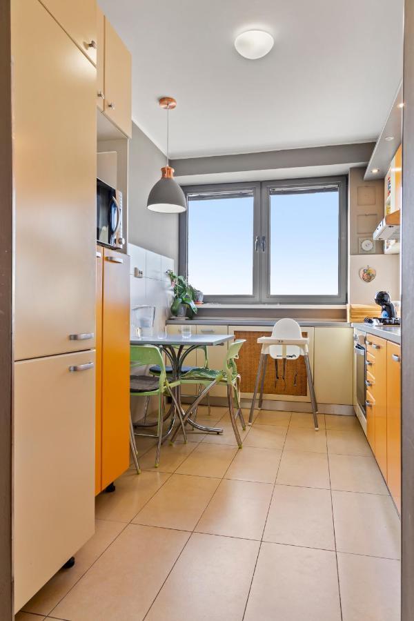 125 Sqm Family Friendly With Kids Room Bukarest Exterior foto