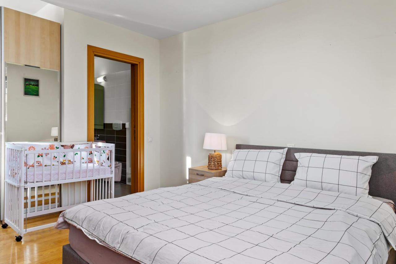 125 Sqm Family Friendly With Kids Room Bukarest Exterior foto