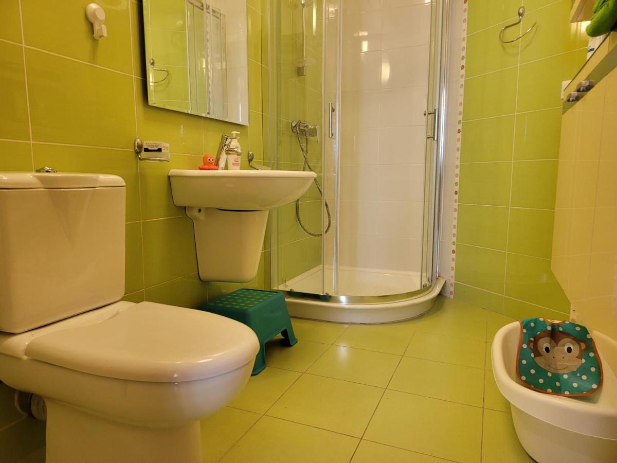 125 Sqm Family Friendly With Kids Room Bukarest Exterior foto