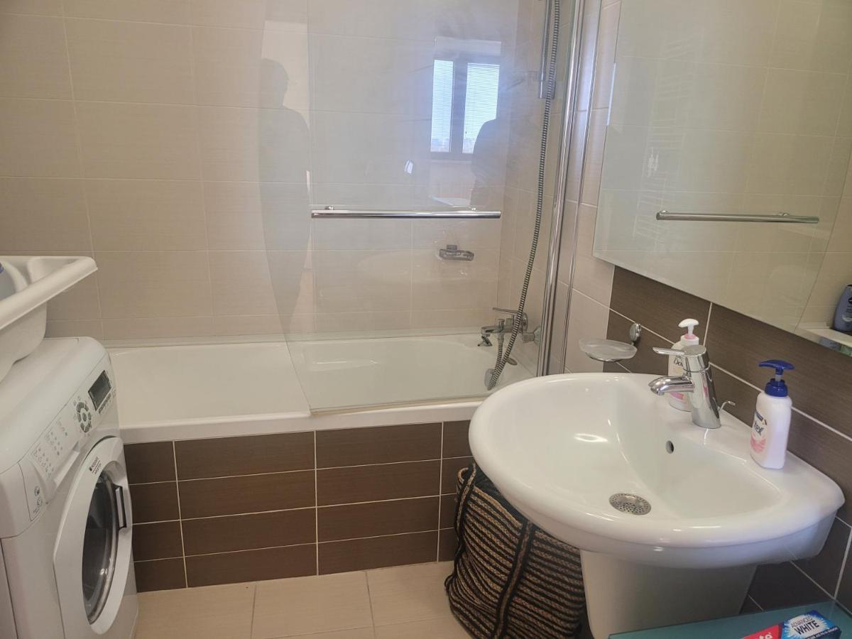 125 Sqm Family Friendly With Kids Room Bukarest Exterior foto
