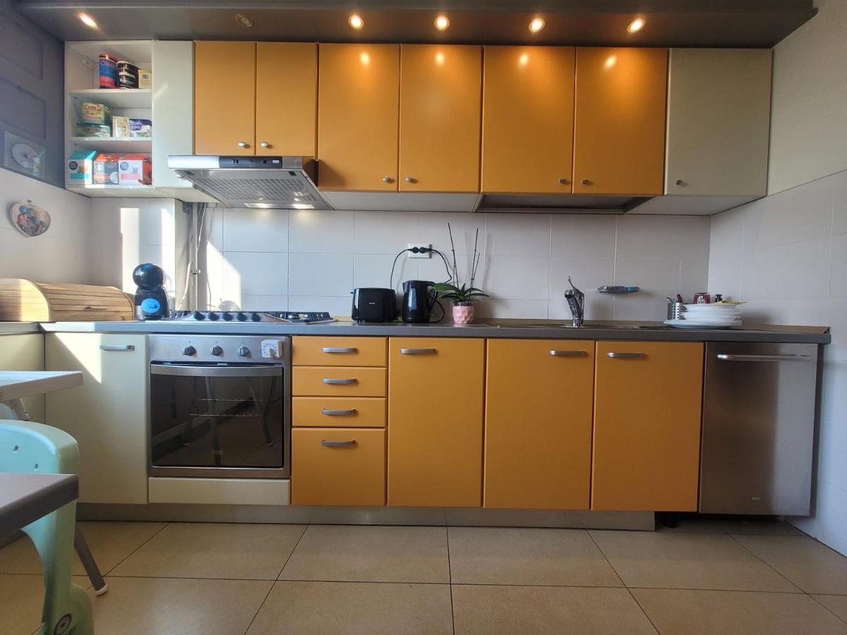 125 Sqm Family Friendly With Kids Room Bukarest Exterior foto